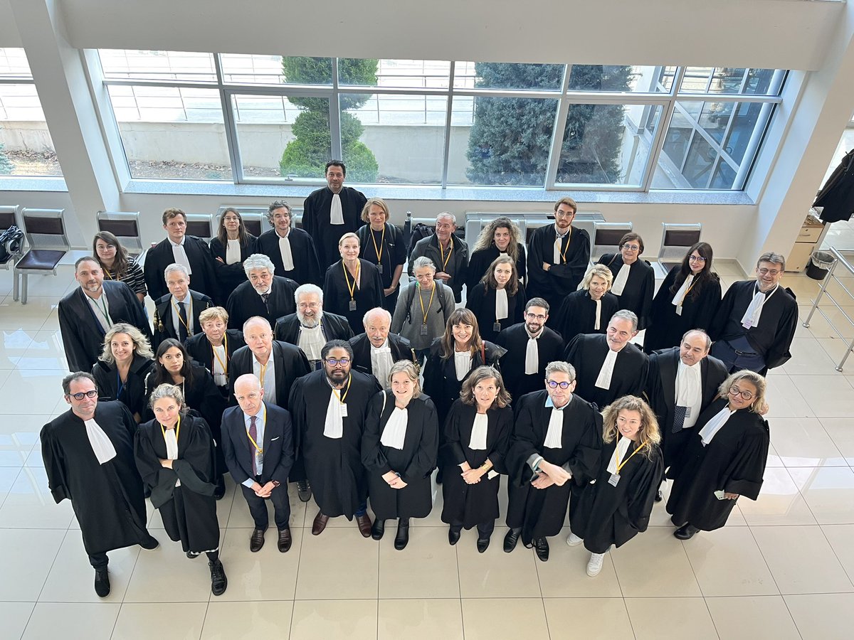 Justine Devred (@justine_devred) on Twitter photo Deuxième jour du procès de Selçuk KOSAGACLI, Barkin TIMTIK et Oya ASLAN, avocats poursuivis pour avoir exercé leur métier et détenus depuis plusieurs années <a href="/Conf_Batonniers/">ConférenceBâtonniers</a> <a href="/pdunac/">Dunac Pierre</a> <a href="/etiennelesage/">etienne lesage</a> et des délégations des Pays-Bas, de Belgique, d’Italie, des USA … Deuxième jour du procès de Selçuk KOSAGACLI, Barkin TIMTIK et Oya ASLAN, avocats poursuivis pour avoir exercé leur métier et détenus depuis plusieurs années <a href="/Conf_Batonniers/">ConférenceBâtonniers</a> <a href="/pdunac/">Dunac Pierre</a> <a href="/etiennelesage/">etienne lesage</a> et des délégations des Pays-Bas, de Belgique, d’Italie, des USA …