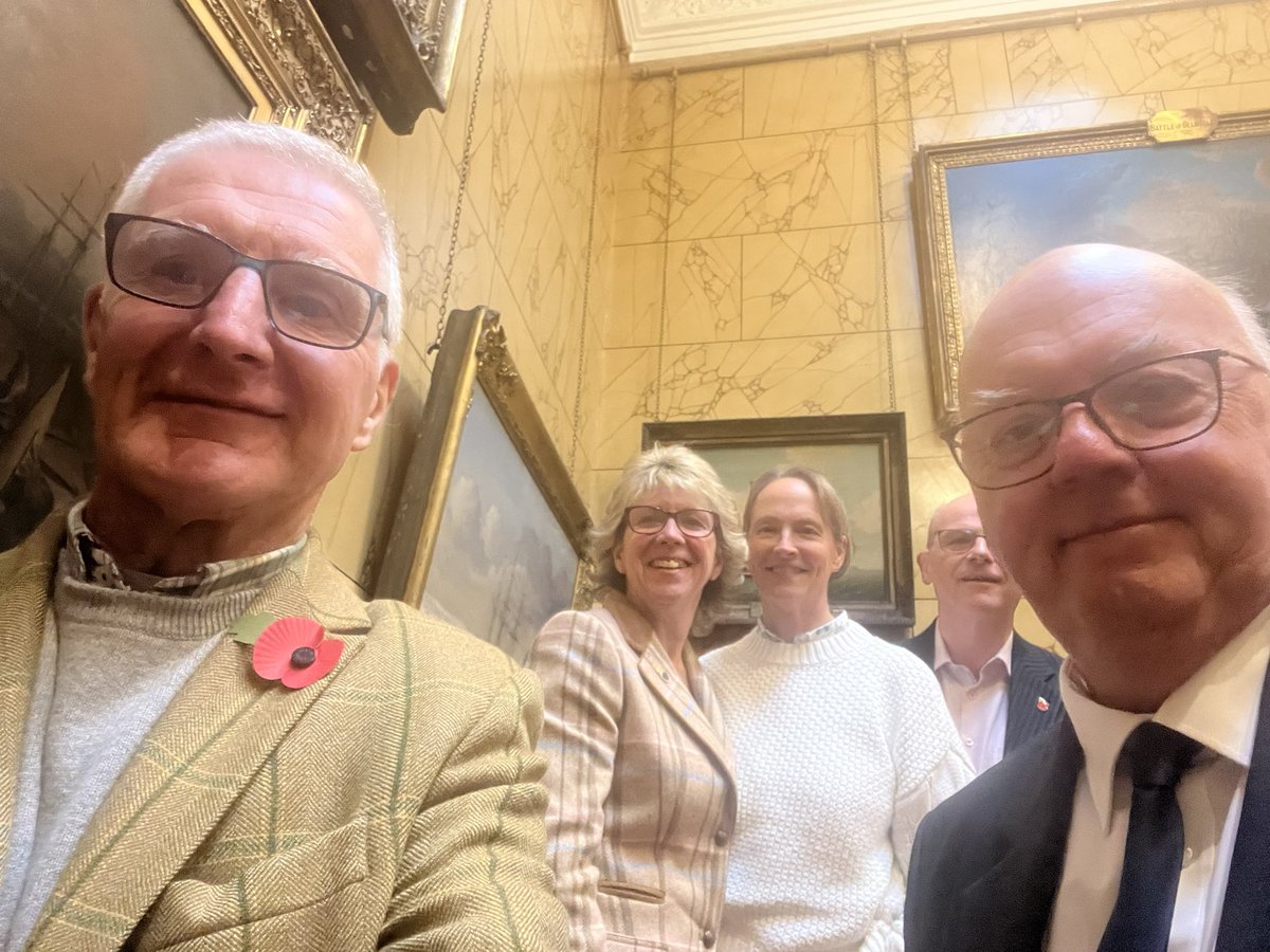 erhighsheriff's tweet photo. A fabulous afternoon with Capt @tindall_john #TrinityHouse Hull Thank you so much for an amazing, informative and humorous guided tour. Such a privilege to see so many super &amp; in some cases priceless artefacts- huge thanks to all the Brethren for their amazing work.@Pickeringbec https://t.co/vZq41IyCio