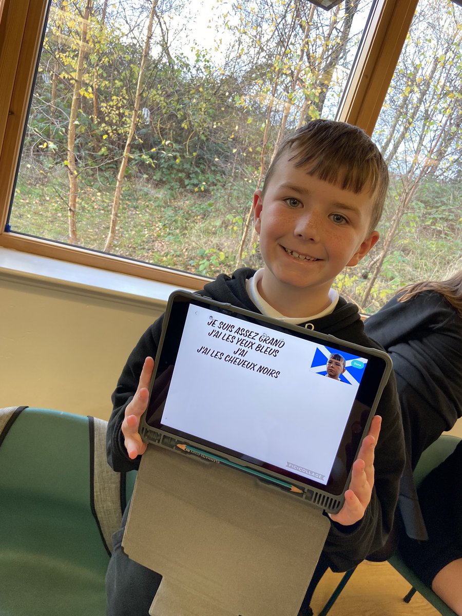 MrsEastonanto's tweet photo. In P6 in French today we learnt to describe ourselves then we put together a poster all about ourselves. @MrsMcManusanto @falkirk1plus2 https://t.co/P0CAHI34FY