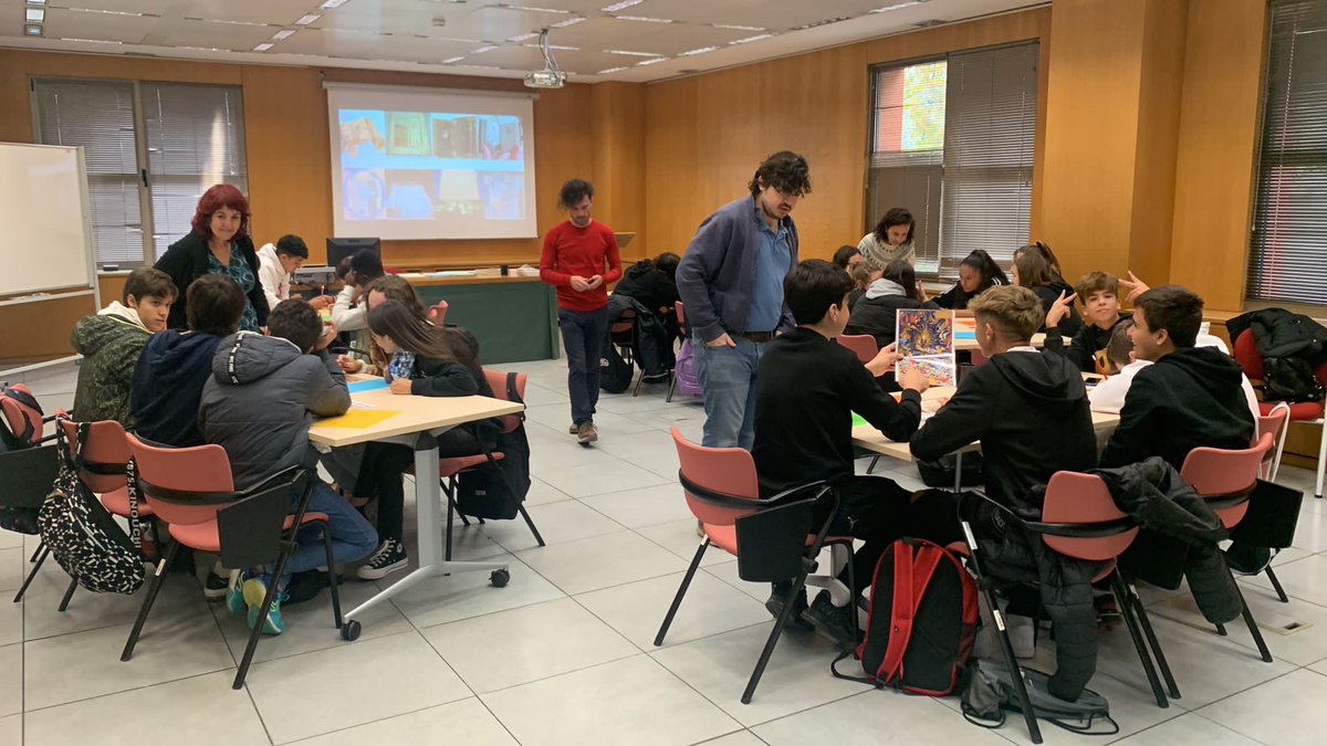 jathiele's tweet photo. @PMedhis @CCHS_CSIC Hoy seguimos con la descubierta de códices medievales junto con los alumnos del IES María Moliner https://t.co/2wT6Wl5SKD