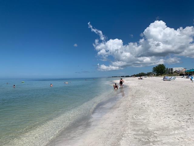 JustForGirlsFL's tweet photo. Need a getaway? One of our generous donors has offered a second package back up to bid on for the public!  You could win a 4 night condo in beautiful Longboat Key in Florida or a 3 night condo in the Eastside of NYC! https://t.co/cPjjKc5NMl https://t.co/LawjEYY97U