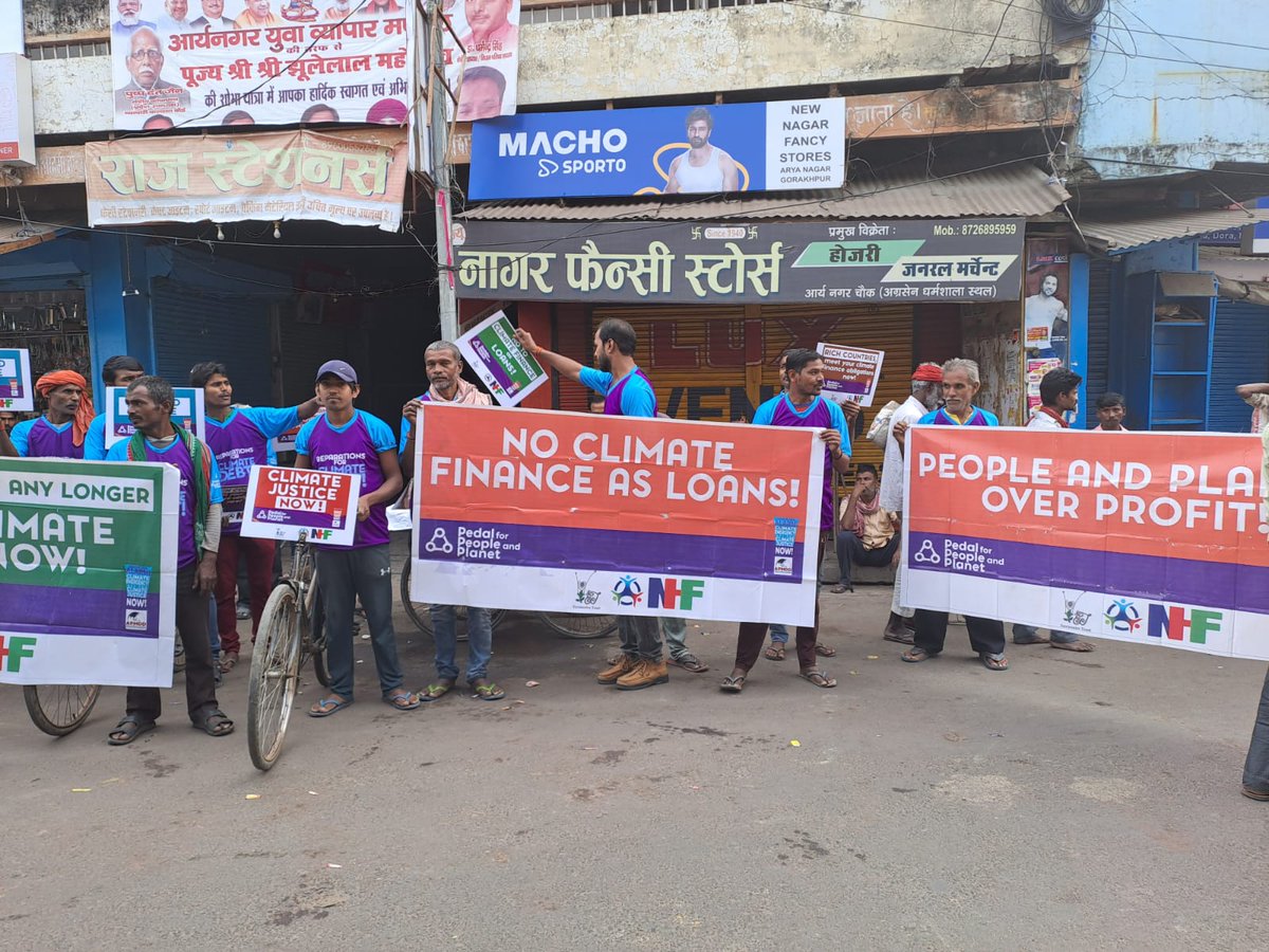 Our lives are affected by climate impacts here are the voices of hawker community in Gorakhpur, Uttar Pradesh, India joining the Asia-wide #PedalForPeopleAndPlanet on Nov 6, calling #COP27 for #LossAndDamageFundNow led by   
@AsianPeoplesMvt members @NHF_INDIA  and 
@etdelhi