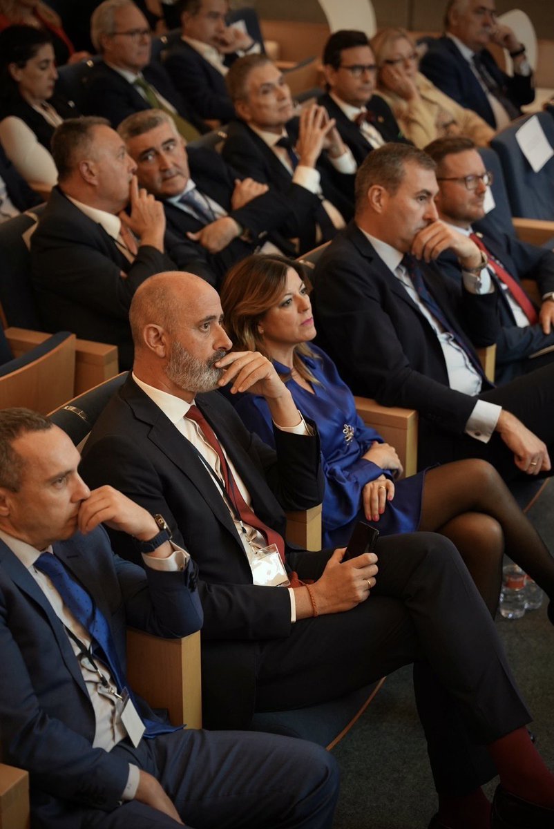 Continúa la segunda sesión científica que está abordando, entre otros, temas las ventajas del nuevo baremo de accidentes para las víctimas desde el punto de vista de las aseguradoras, el consorcio de
compensación de seguros y los abogados.

#VIIEncuentroGranada