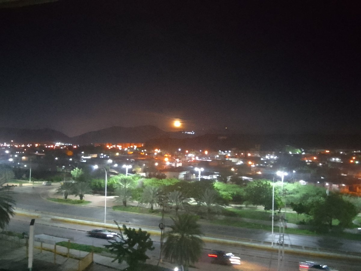 Bello anochecer en el oriente de mi país Venezuela 🇻🇪 🇻🇪🇻🇪