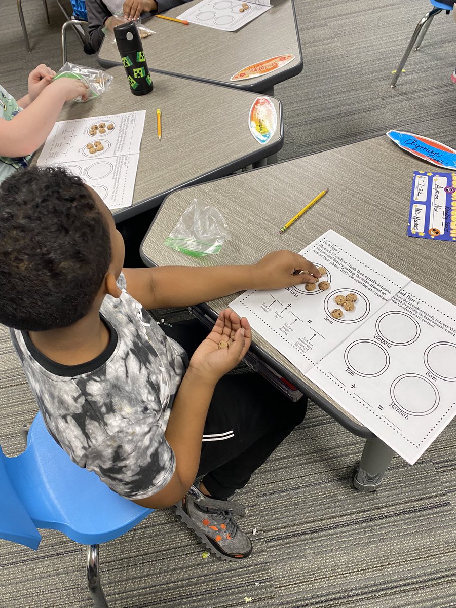 3B’s hook to division is by sharing cookies in equal groups and enjoying some Cookie Crisp as our math manipulative!#mckinleystrong #owatonnaproud