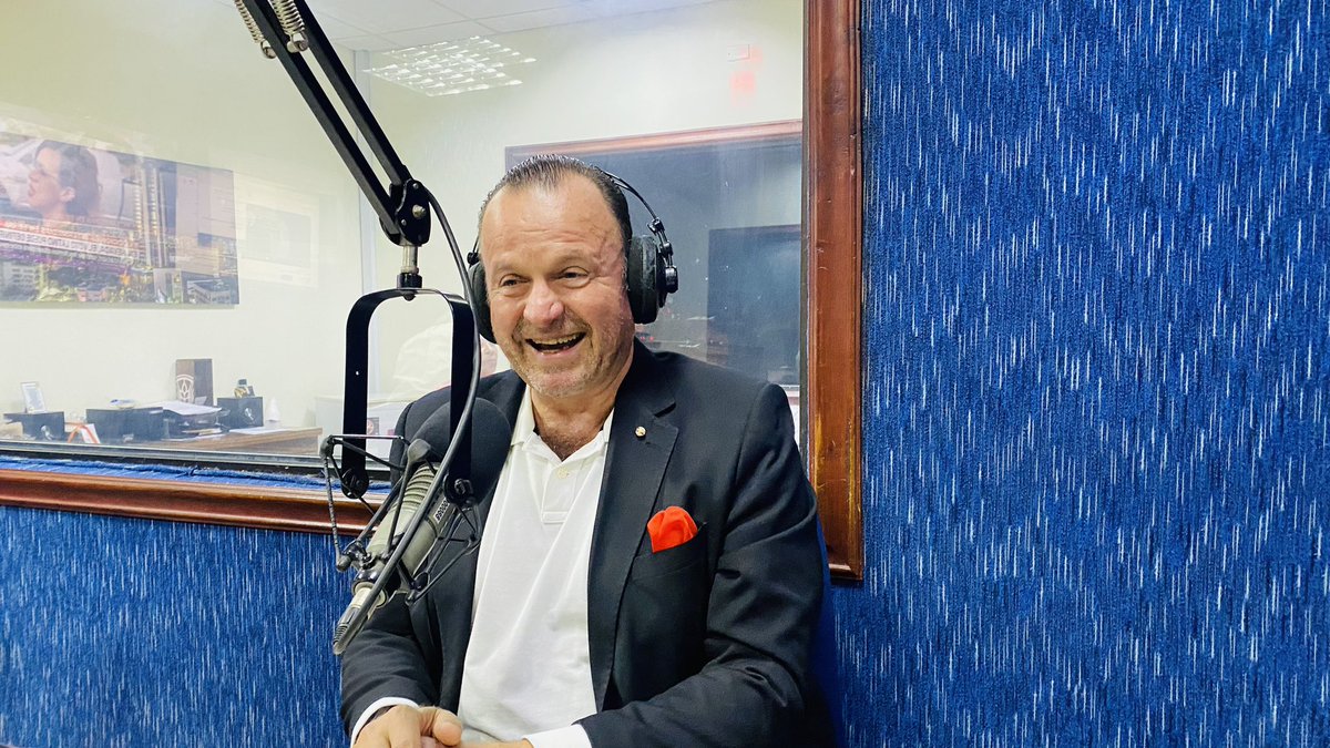 stncrd's tweet photo. Hablando de jazz ahora en #stncrd con Gustavo de Hostos, por la 95.7fm @dayanadiazrd https://t.co/gbOXZcolvJ