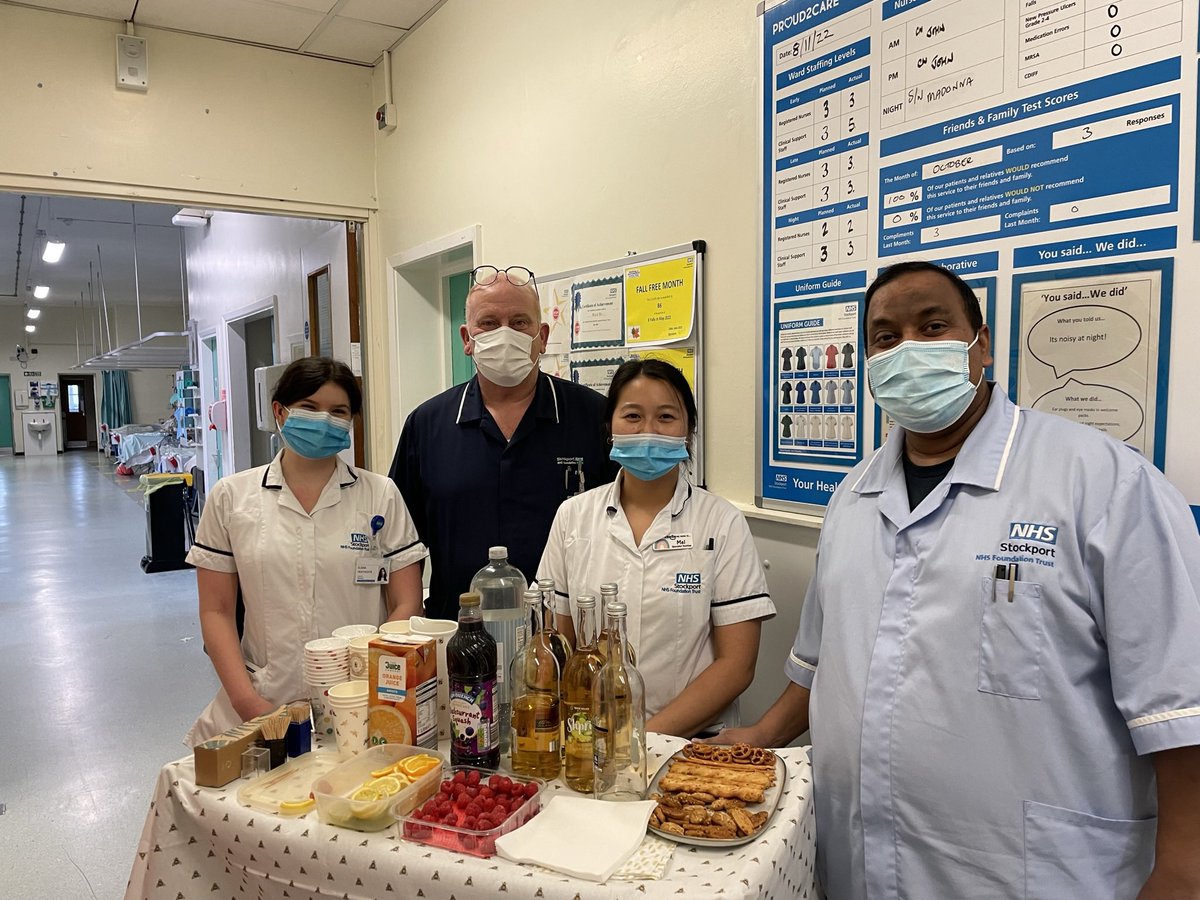 MUST GO LIVE promotion within Medicine. Mocktails and snacks were enjoyed by the patients and the staff mixing them up. <a href="/jellybeanscot/">gail daly-brown 💙</a> <a href="/rchamoto/">Rebecca Chamoto</a> <a href="/StockportPtExp/">Stockport Patient Experience</a> <a href="/NSTSteppingHill/">Nutrition Support Team</a> @SupportSft <a href="/NicolaFirth6/">Nicola Firth</a>
