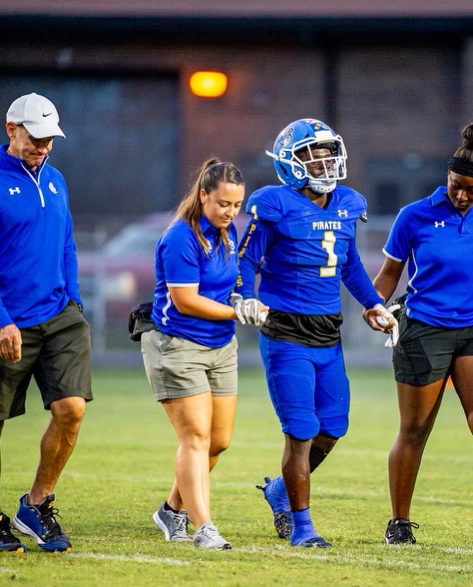Hobday_12's tweet photo. Football photo dump now that the season is over🏈 

Top 3 things my kids said to me throughout the season:
- “Coach SiSi, what time is it/how much longer do we have?”
- “Coach SiSi, do you have any Advil?”
- “Coach SiSi, I think I broke (insert body part here).” https://t.co/jWmWR9ZDOv