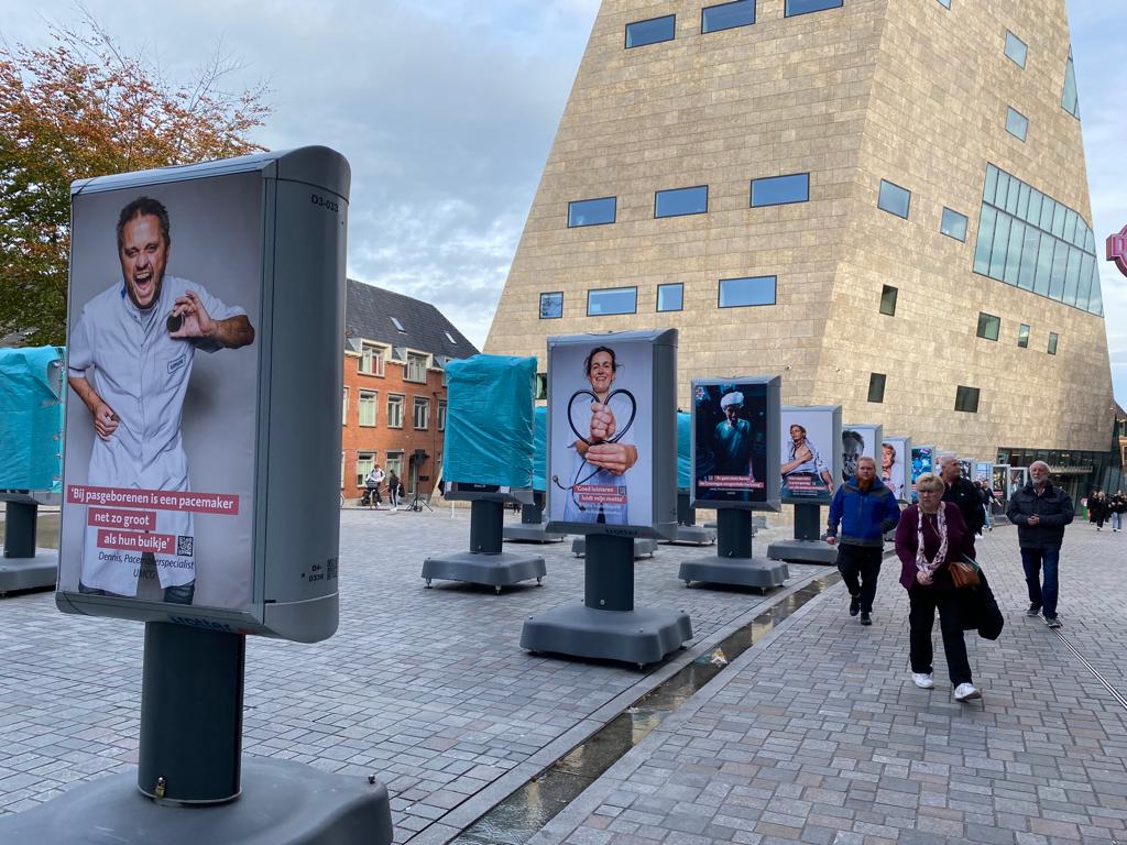 oogtv's tweet photo. Expositie op Nieuwe Markt benadrukt belang kinderhartchirurgie in Stad #groningen: https://t.co/HNH6UcOU7C https://t.co/XUAa2oN9KR