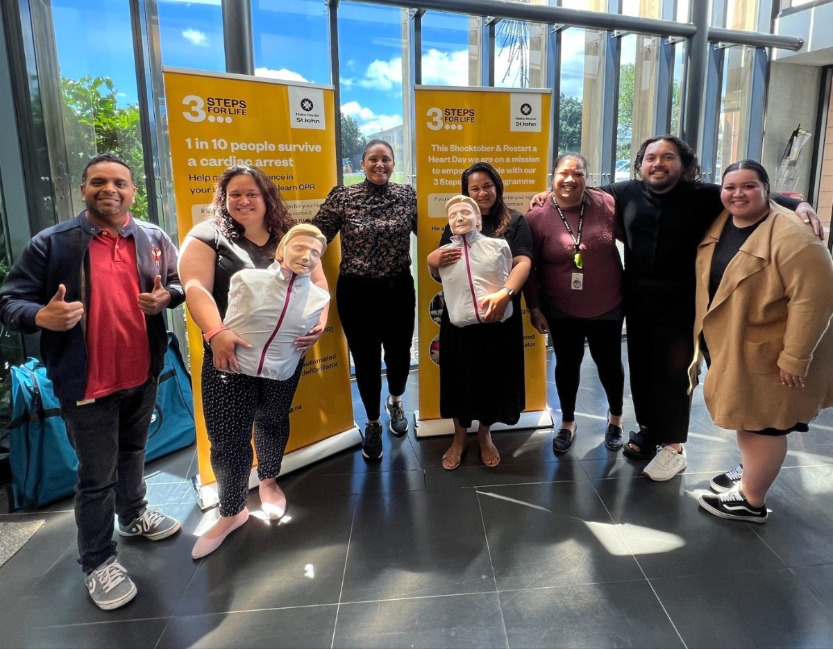 StJohnNZ's tweet image. The Shocktober results are in and our teams trained 13,000 people around the motu in the 3 Steps for Life ❤️⚡

Do you know what to do in a cardiac arrest?  Sign up for one of our free courses at fal.cn/3trjG

#RestartAHeart #3StepsForLife #CardiacArrest #Community