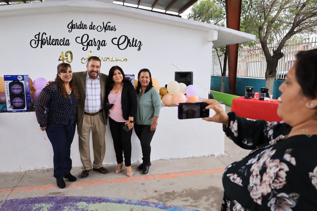 SergioARmzM38's tweet photo. Por indicaciones de nuestro Secretario General, Mtro. @xicotencatl38, se hizo entrega de material deportivo y de equipo de audio para los jardines de niños de las Zonas Escolares 201 y 202, cumpliendo una vez más con los compromisos de nuestro dirigente sindical. https://t.co/TRMUB3gehu