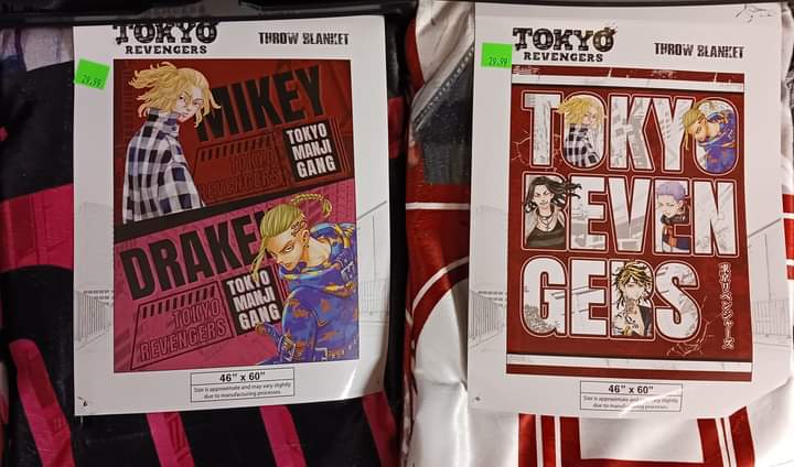 TheGeekRealms's tweet photo. Let your nerd flag fly while keeping yourself nice and toasty with our new stock of soft and snuggley themed throw blankets. #TokyoRevengers #JujutsuKaisen #SailorMoon #NARUTO #anime #manga #dnd5e #RPG #games #shoplocal #Gift #holidays #SmallBiz #QueenRiven #GodofWarRagnarok https://t.co/dFiYO54se4
