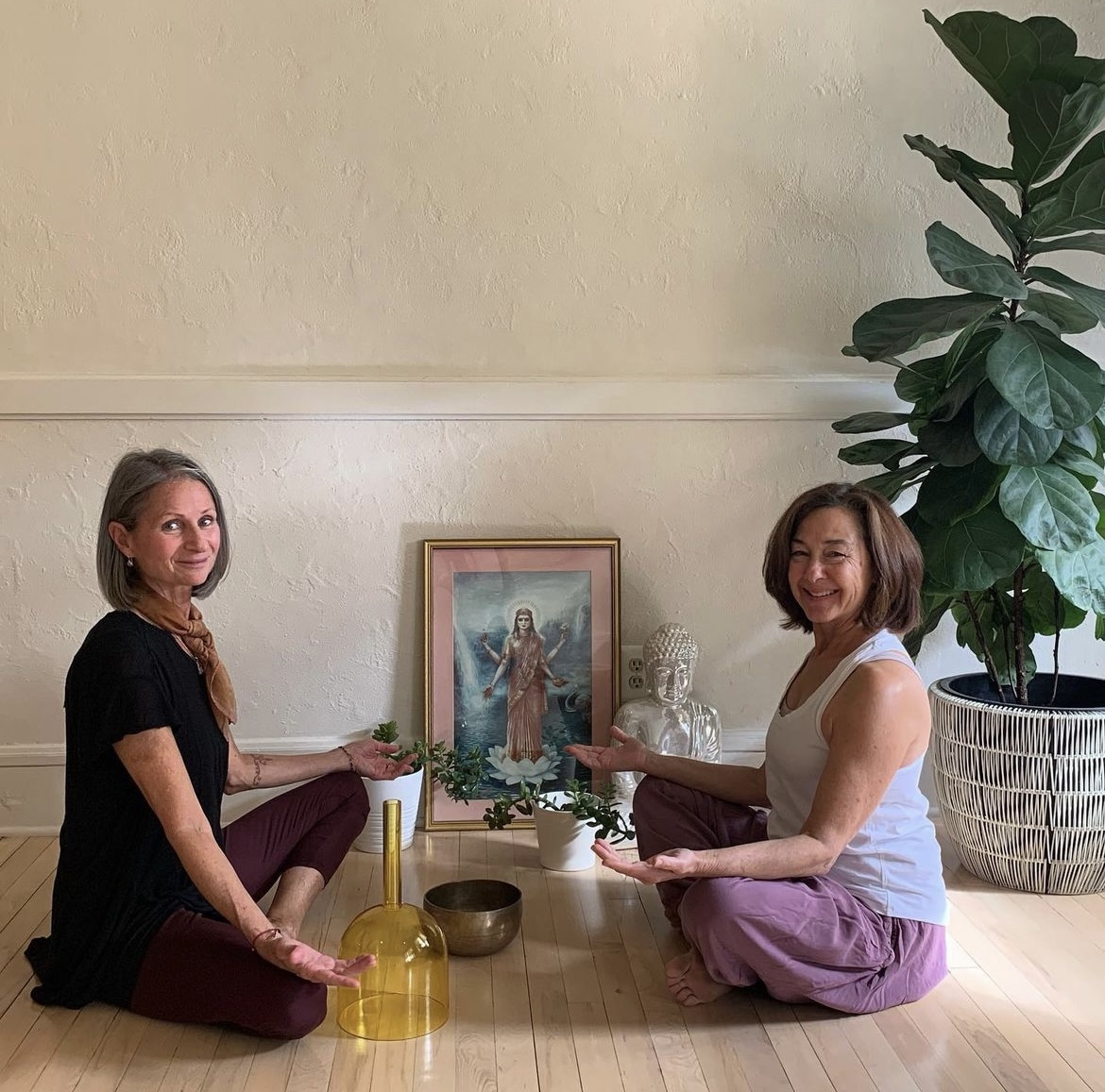 Find balance with Satsang Yoga this Friday, November 11 at 7pm at their Sound Healing and Restorative Yoga Immersion. 🧘

Sound healing will restore balance and harmony while various yoga poses help calm your nervous system and reduce stress. All levels are welcome!