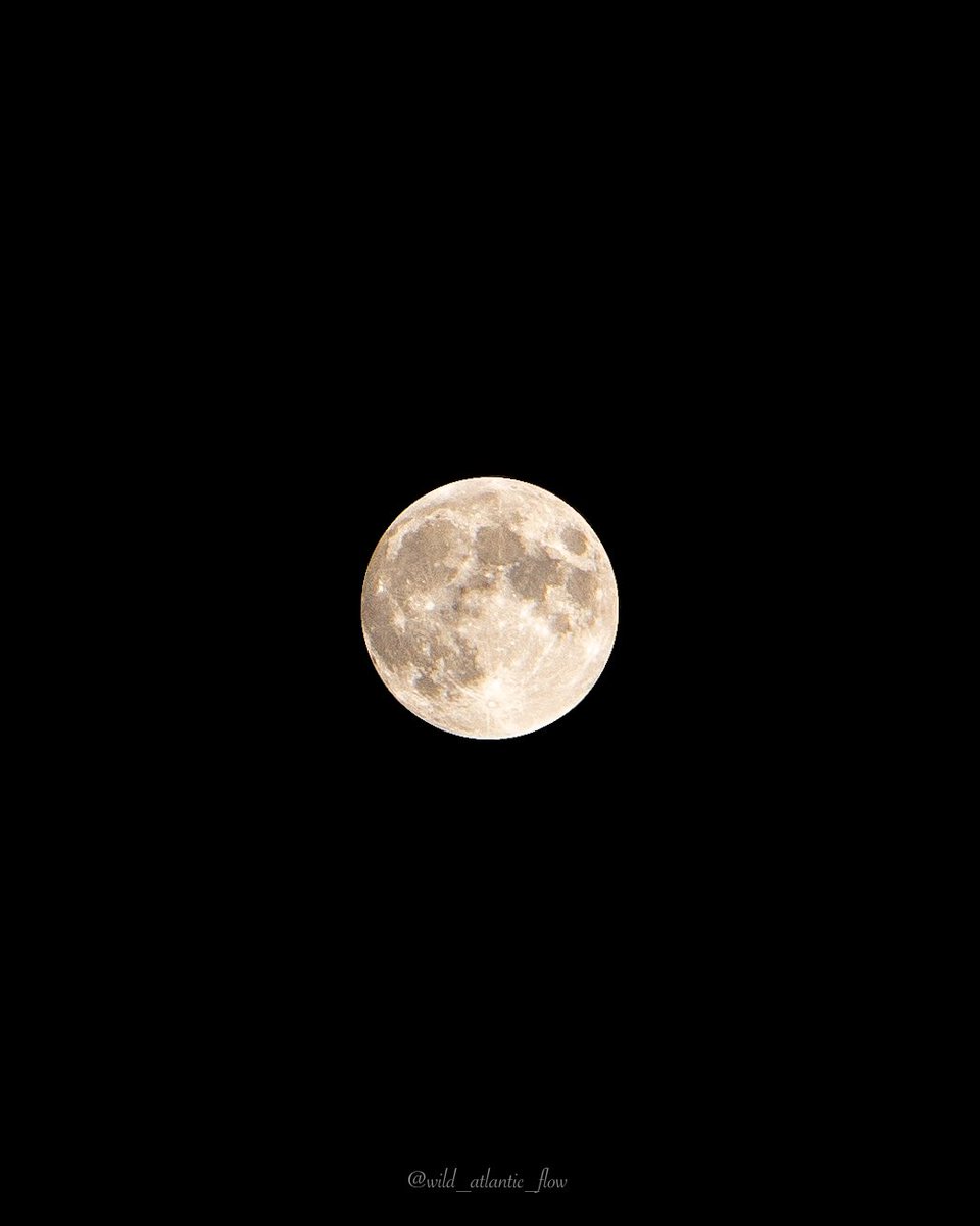 atlantic_flow's tweet photo. Full Moon https://t.co/TUSxFAIYD7