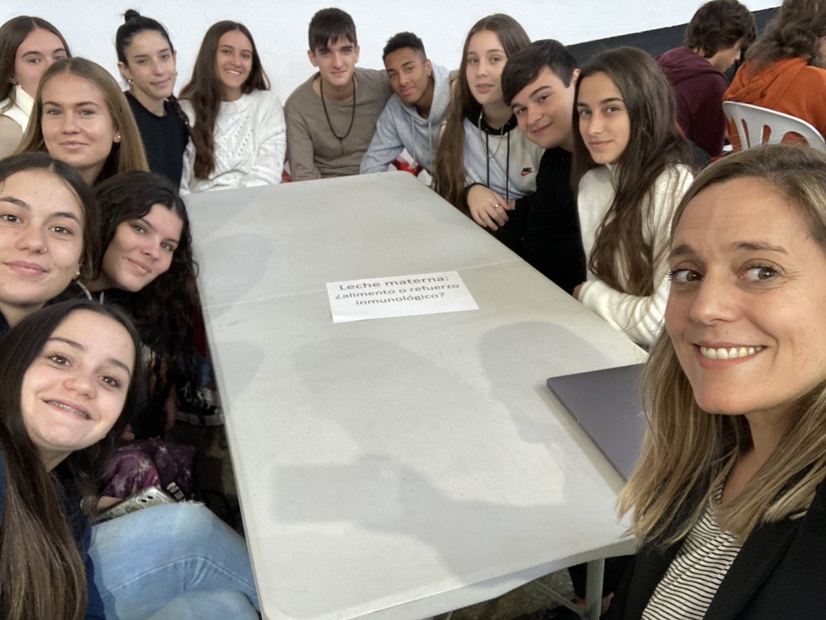 Hoy he estado hablando de ciencia con un grupo de estudiantes de bachillerato de varios institutos de #Malaga en el evento de #cafeconciencia organizado en <a href="/InfoUMA/">Universidad de Málaga</a> por <a href="/FDescubre/">Fundación Descubre</a> . Al arbolito, desde chiquito!
