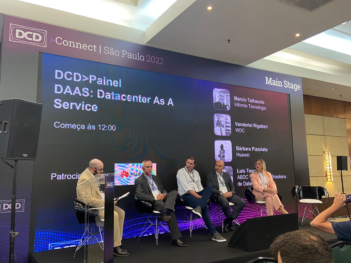 wdcnetworks's tweet photo. Nosso CEO – @VanderleiWDC – participou do painel “DAAS – Datacenter As a Service”, no @DatacenterBR
Apresentando as soluções que este modelo inclui, as vantagens do modelo DaaS (Opex) os serviços que o DaaS acompanha e como eles são benéficos para o usuário. https://t.co/SDULlC4b6F