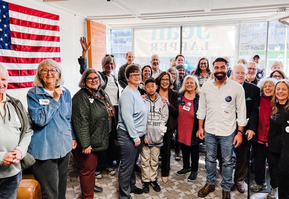 CastelliMatt's tweet photo. #NY21 Election Day canvass launch and Glens Falls is excited to help us deliver the win. #TeamCastelli is fired up to continue knocking doors and making sure no voter is left behind. #GOTV https://t.co/CcxxVgd23Z