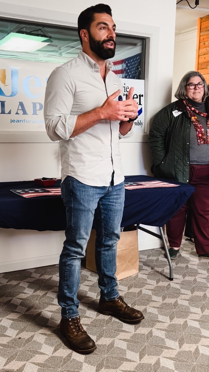 CastelliMatt's tweet photo. #NY21 Election Day canvass launch and Glens Falls is excited to help us deliver the win. #TeamCastelli is fired up to continue knocking doors and making sure no voter is left behind. #GOTV https://t.co/CcxxVgd23Z