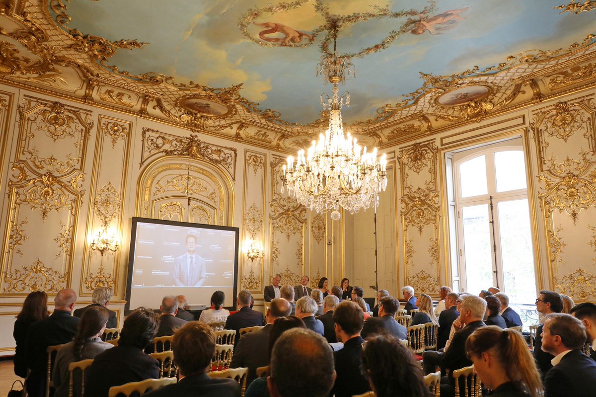 LaurenceSdika's tweet photo. 🇫🇷 🇱🇺Aujourd’hui se tenait la 7e AG #BusinessClubFranceLuxembourg en présence de nos nouveaux Président Philippe Schaus &amp; VP S.E.M Marc Ungeheuer.
Merci à notre Comité d’honneur, notre CA, nos membres &amp; partenaires, formidables ambassadeurs de la relation bilatérale et du #BCFL! https://t.co/tsaEa4Oyuv