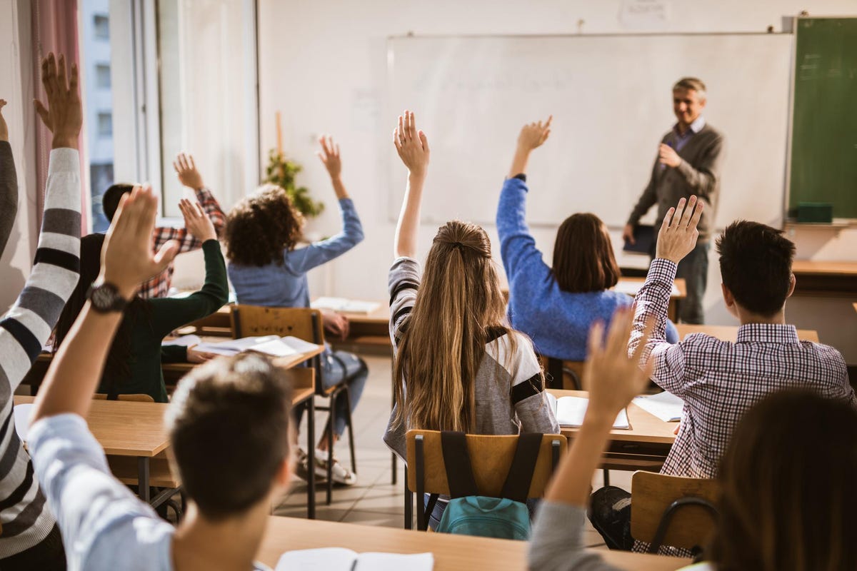 RSevarns's tweet photo. Any teachers in the house? Financial education may not be required (yet!) but here's how you can help support your students' knowledge about finance in the classroom. https://t.co/nx71b2noqf https://t.co/XMi1v7kGyM