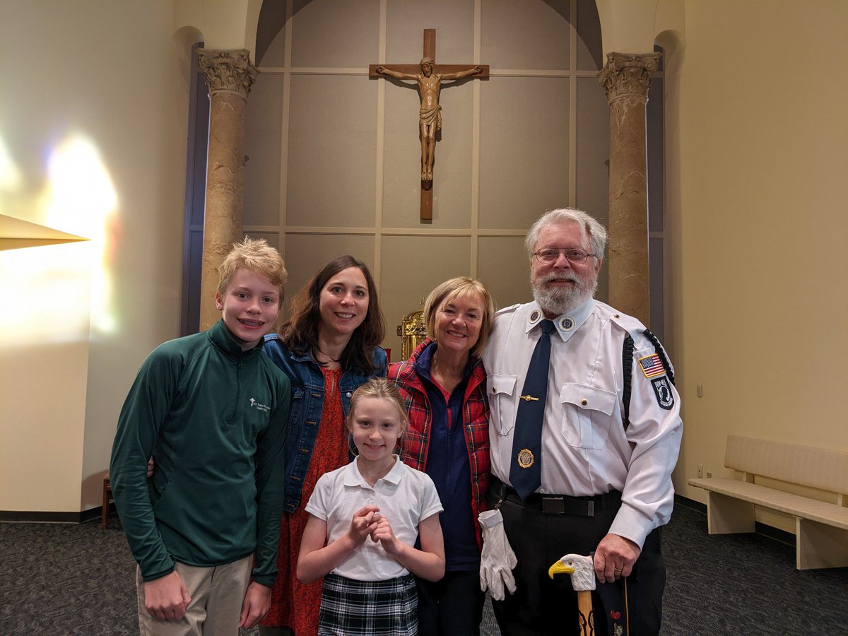 SaintThomasGR's tweet photo. @SaintThomasGR Thank you to Frank, Margret, and Kathleen's grandpa for coming to speak at chapel this morning about the beauty of being a veteran.
@dogrschools @GRDiocese @GR_CCHS @GRWestCatholic
#YouBelongHere
#SmallThingsGreatLove https://t.co/K4kcmdJyWZ