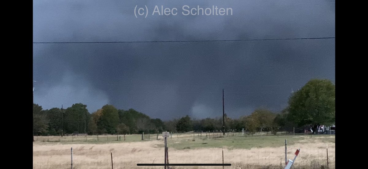 The #Clarksville, #TX #tornado we observed during the 11/04/22 tornado outbreak has officially been upgraded to a violent class #EF-4 rating. 
#TxWx <a href="/TxStormChasers/">Texas Storm Chasers ⚡</a>