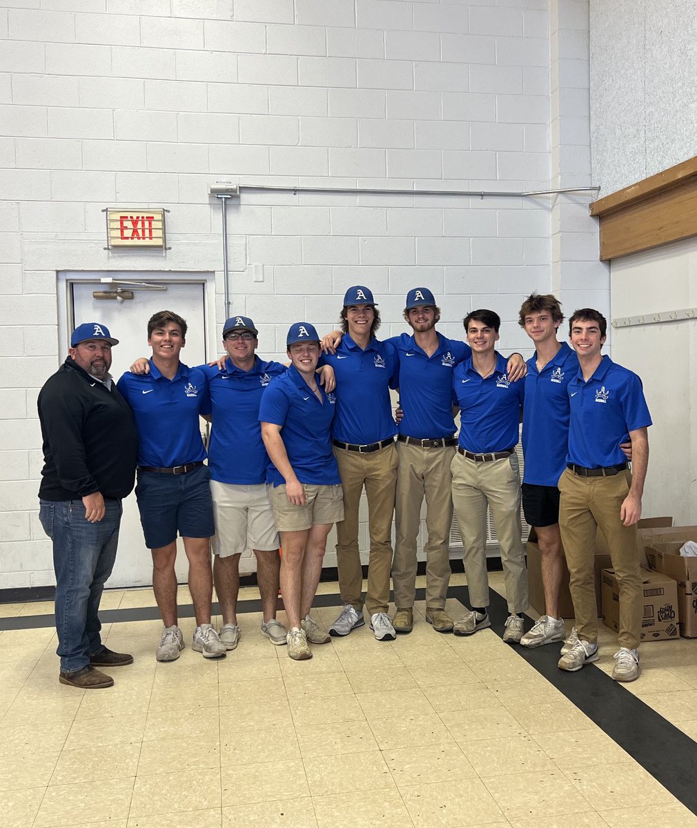 AtleeBaseball's tweet image. One of my favorite days of the year when the boys deliver food raised during our Fall World Series to a local food bank. We delivered several 100#’s of food. @ATLRaiderNation #makingmen #fAmily #biggerthanbaseball