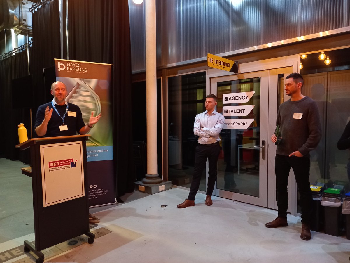 SETsquared_Br's tweet photo. Excellent to catch up with members and guests at #SSConnect tonight and hear from @Hayesparsons SoleSense, and @nbrly.
#Tech #Startups https://t.co/WKKfYw8OIV