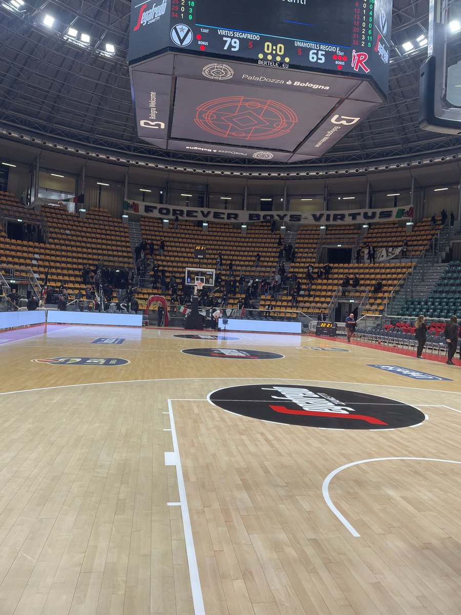 De visita a nuestros amigos de la <a href="/Virtusbo/">Virtus Bologna</a> en sus instalaciones. Segunda temporada q utilizan nuestro software, Basketouch Analytics. Primer año para nuestro software en la máxima competición europea de clubs <a href="/EuroLeague/">EuroLeague</a>
