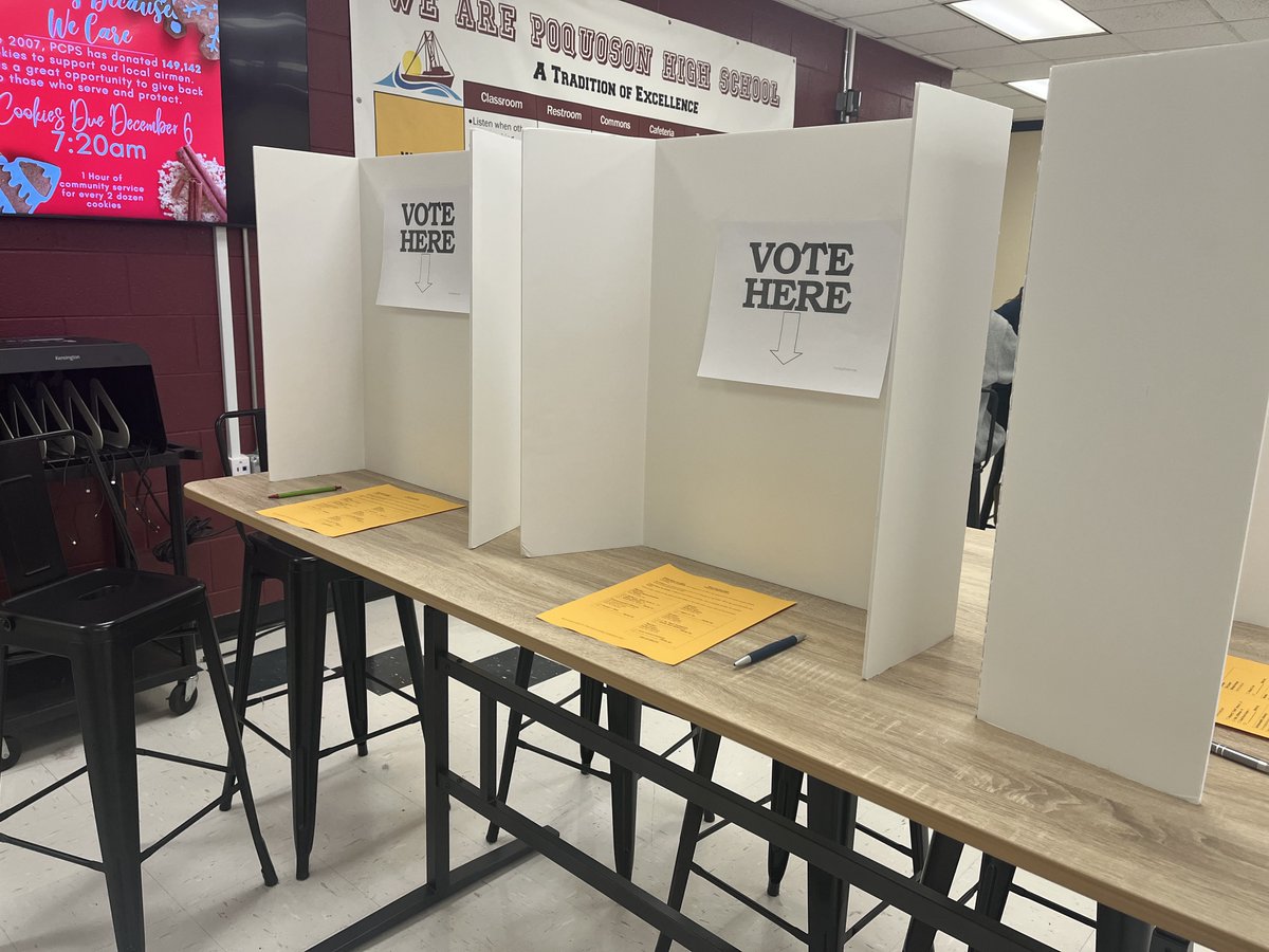 PoquosonSchools's tweet photo. Today, Mr. Smith's Government class participated in a Mock Election.
#GettingThemReady #PoquosonHS https://t.co/ejVcN0B3Ta