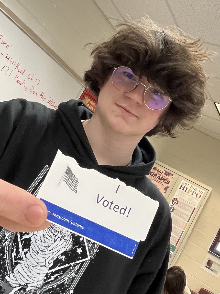 PoquosonSchools's tweet photo. Today, Mr. Smith's Government class participated in a Mock Election.
#GettingThemReady #PoquosonHS https://t.co/ejVcN0B3Ta