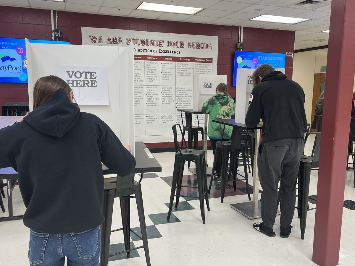 PoquosonSchools's tweet photo. Today, Mr. Smith's Government class participated in a Mock Election.
#GettingThemReady #PoquosonHS https://t.co/ejVcN0B3Ta