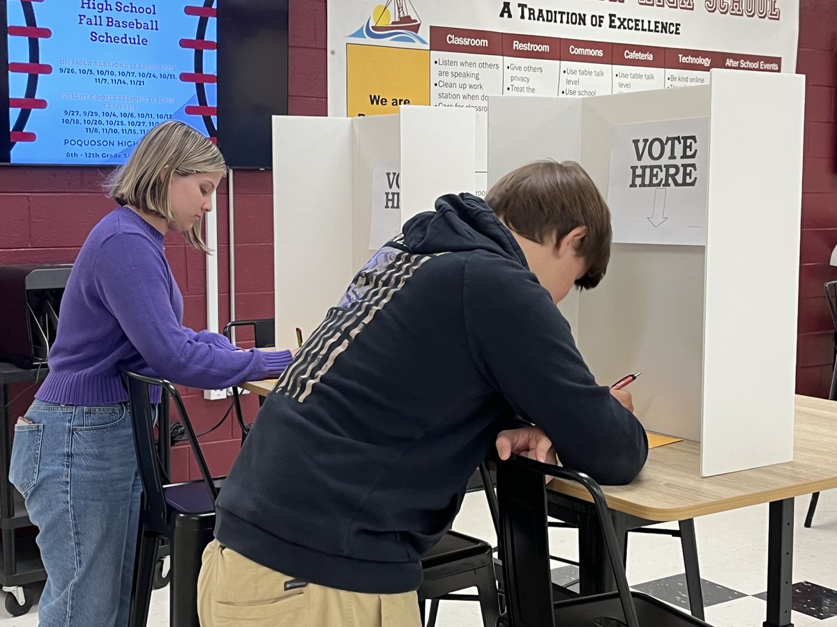 PoquosonSchools's tweet photo. Today, Mr. Smith's Government class participated in a Mock Election.
#GettingThemReady #PoquosonHS https://t.co/ejVcN0B3Ta