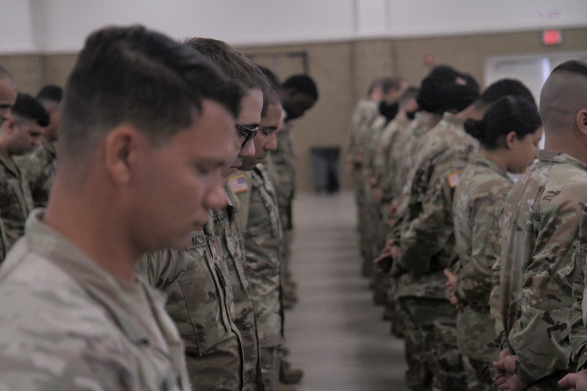 PedroArroyoJr's tweet photo. Chaplain (Maj) Derek M. Boucher, brigade chaplain with the 164th Air Defense Artillery Brigade, leads Soldiers in prayers closing the unit drill weekend. https://t.co/ISRsUFk6Uf