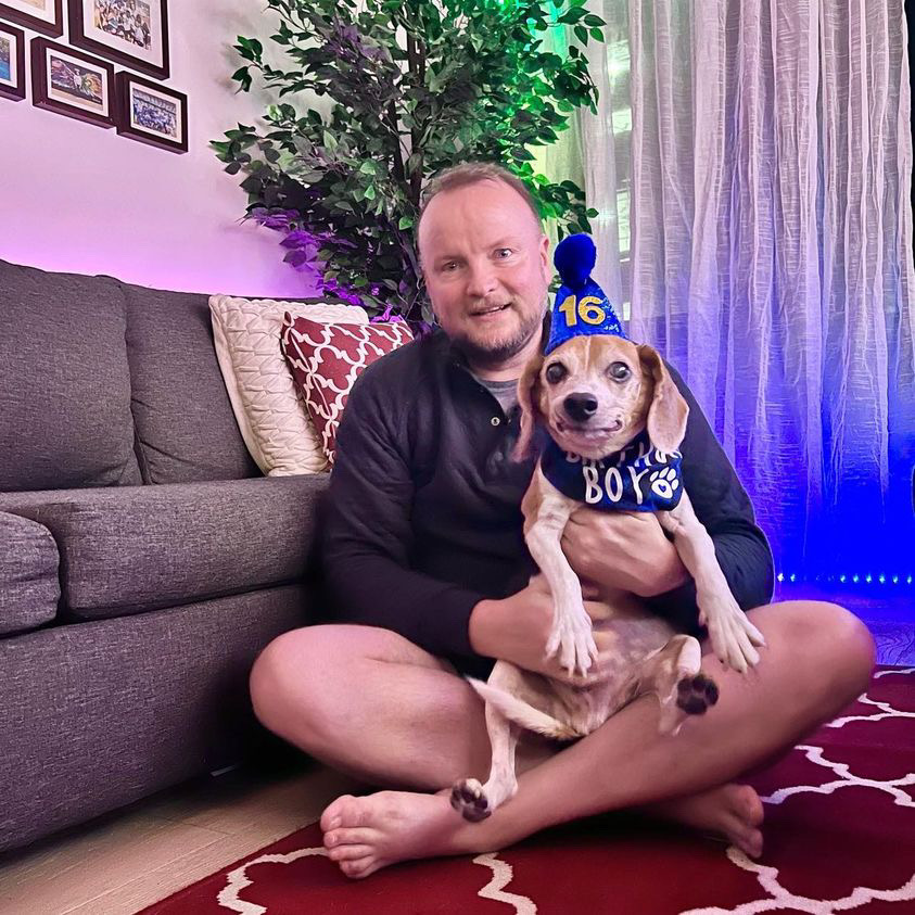 DARWIN HAS JUST TURNED 16! This sweet guy spent his first 5 years in an animal testing laboratory and has now enjoyed 11 years of FREEDOM with his forever family❤️.   He is undoubtedly one of our oldest rescues &amp; we couldn't be more proud of him!

Happy Birthday, Darwin! 🎂