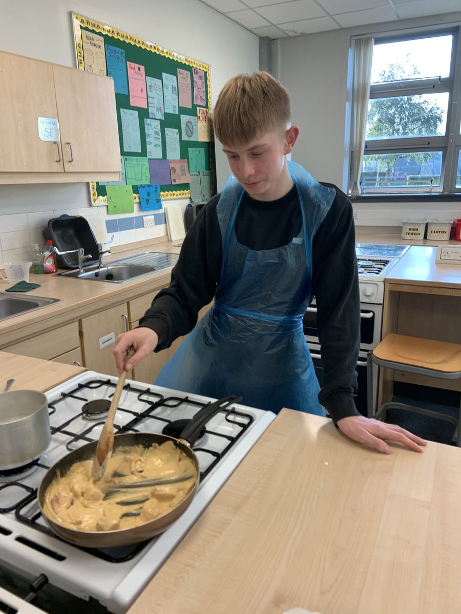 HEGW16's tweet photo. Cajun Chicken with Rice on the menu tonight🍛🍚🫑 Well done boys👨‍🍳⭐️ #growingyou #lifeskills #STR #newskills #BSL @Greenwood_Acad https://t.co/LqKJmJxKdL