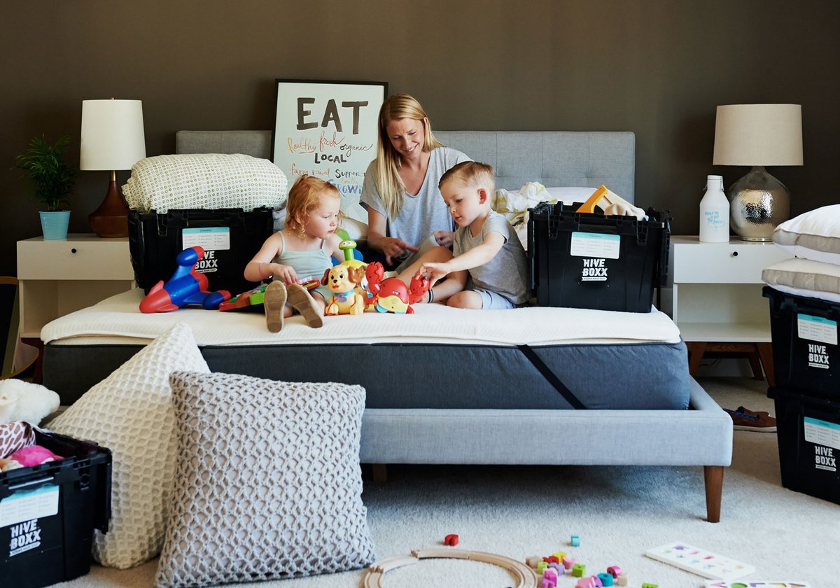 When it comes to moving, the timing is never easy but it can be even more stressful when it’s over the holidays. For helpful tips to have a smooth experience, there are a few strategies to make it a little less grouchy and a little more holly:
faithfullybeautiful.com/moving-over-th…
#movinghacks