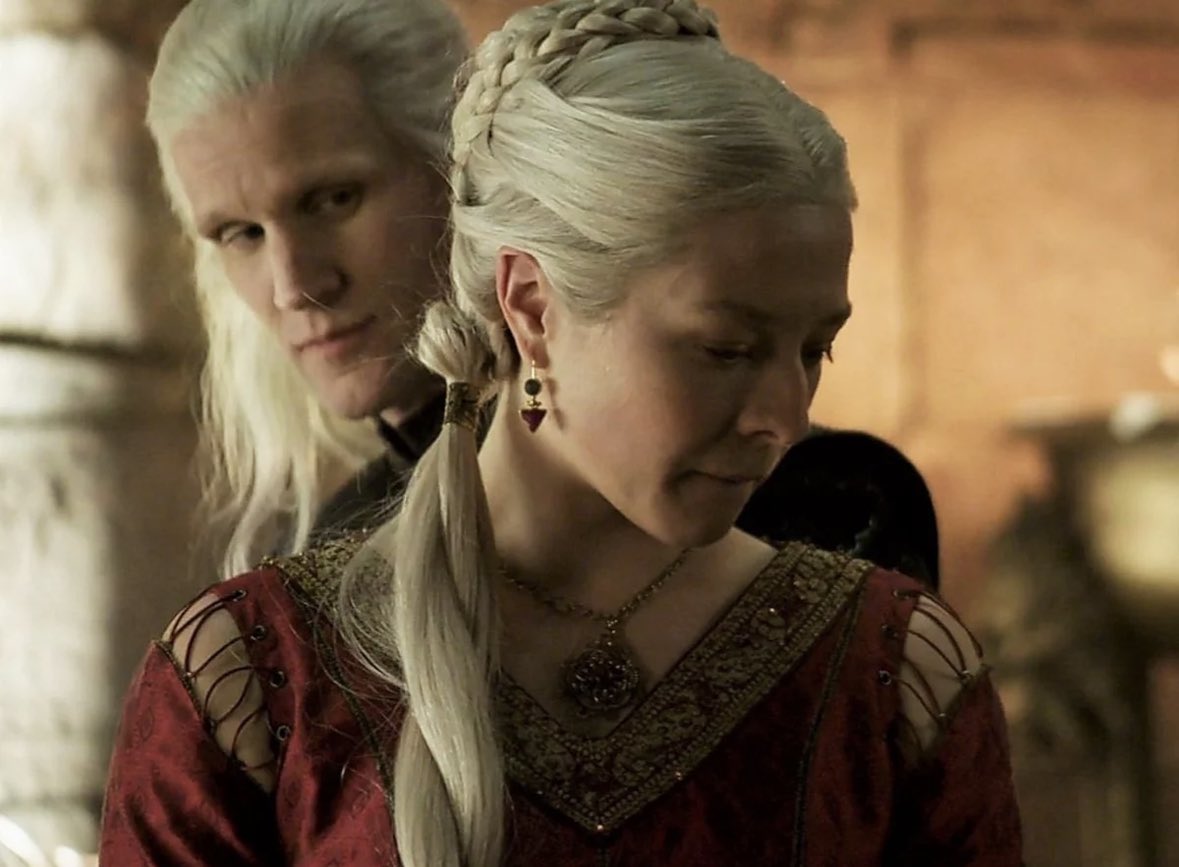 rhaelina's tweet photo. hbo needs to release the sex scene bc i know nyra is the reason why his hair went from tied back to messy https://t.co/7Jv0BGZOIt