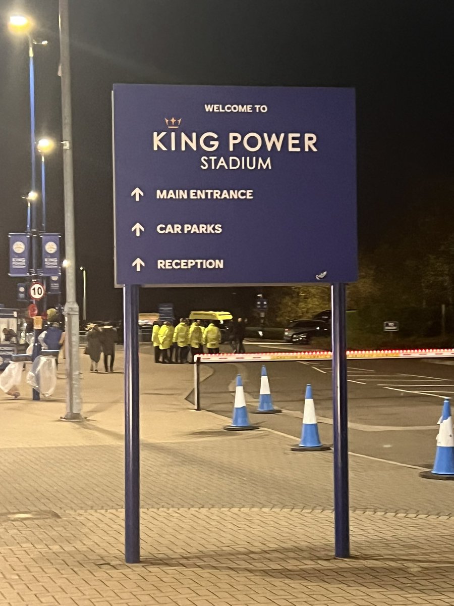 Keatesy15's tweet photo. Leicester City (A)🧡🖤 https://t.co/vEDCwtCvch