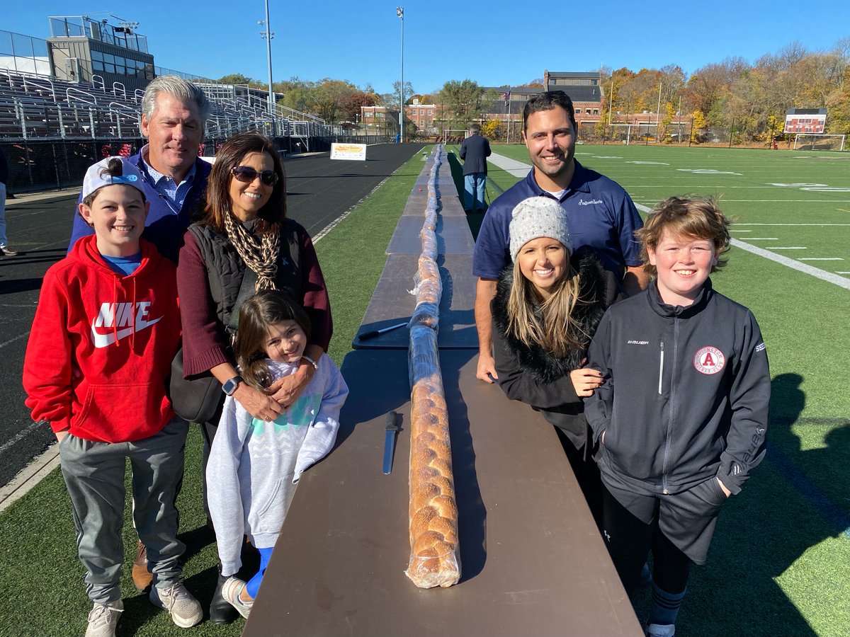 D'Agostino's Food Store (@dagostinosfoods) on Twitter photo WE BUILT A 200FT ITALIAN SUB! Thank you to Arlington high school for hosting this incredible event to benefit <a href="/FoodLinkMA/">Food Link MA</a> Arlington educators who joined us to enjoy the sub, and all our amazing sponsors and community members who made our donation possible! WE BUILT A 200FT ITALIAN SUB! Thank you to Arlington high school for hosting this incredible event to benefit <a href="/FoodLinkMA/">Food Link MA</a> Arlington educators who joined us to enjoy the sub, and all our amazing sponsors and community members who made our donation possible!