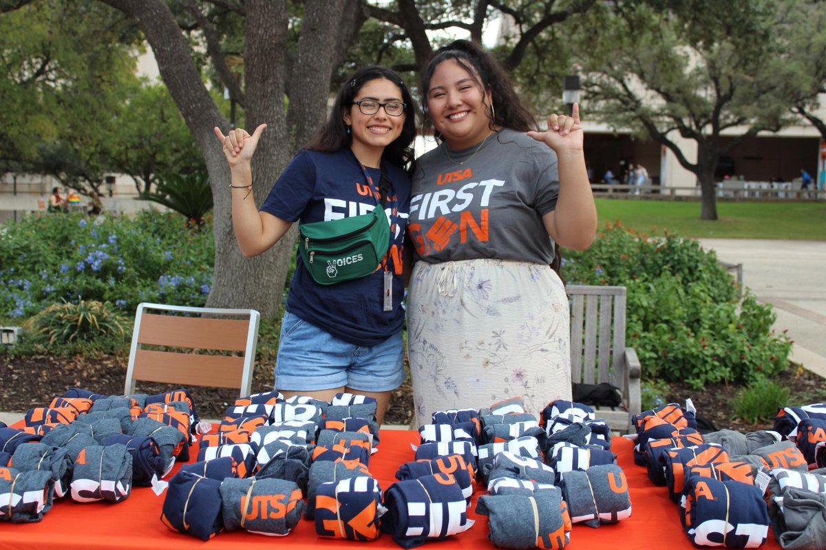 UTSA's tweet image. First Gen Day is underway at Central Plaza by the Sombrilla! Join us from now until 2pm 🧡 💙 

#UTSA #CelebrateFirstGen #FirstGenUTSA