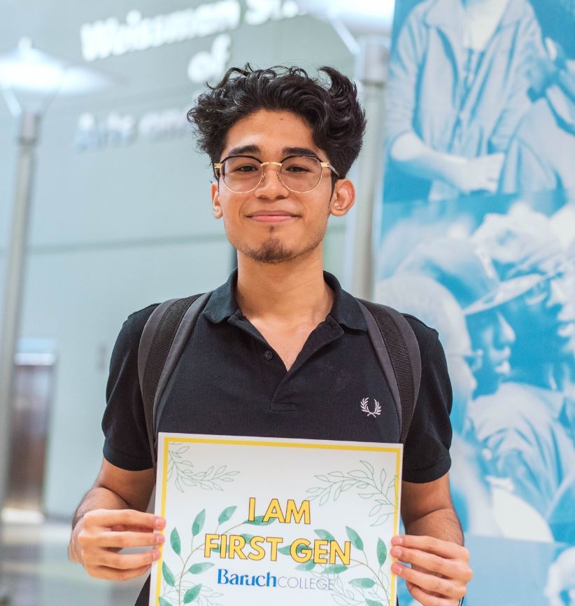 BaruchCollege's tweet image. 🎉Yay! It's #FirstGenDay! We are *so proud* that more than half of our students--56%!--are the first in their families to go to college. 👊 We'd love to hear from our first-gen students and alumni on why you’re proud to be a #FirstGenerationStudent. 💬🎈

#BeBaruch #NYC