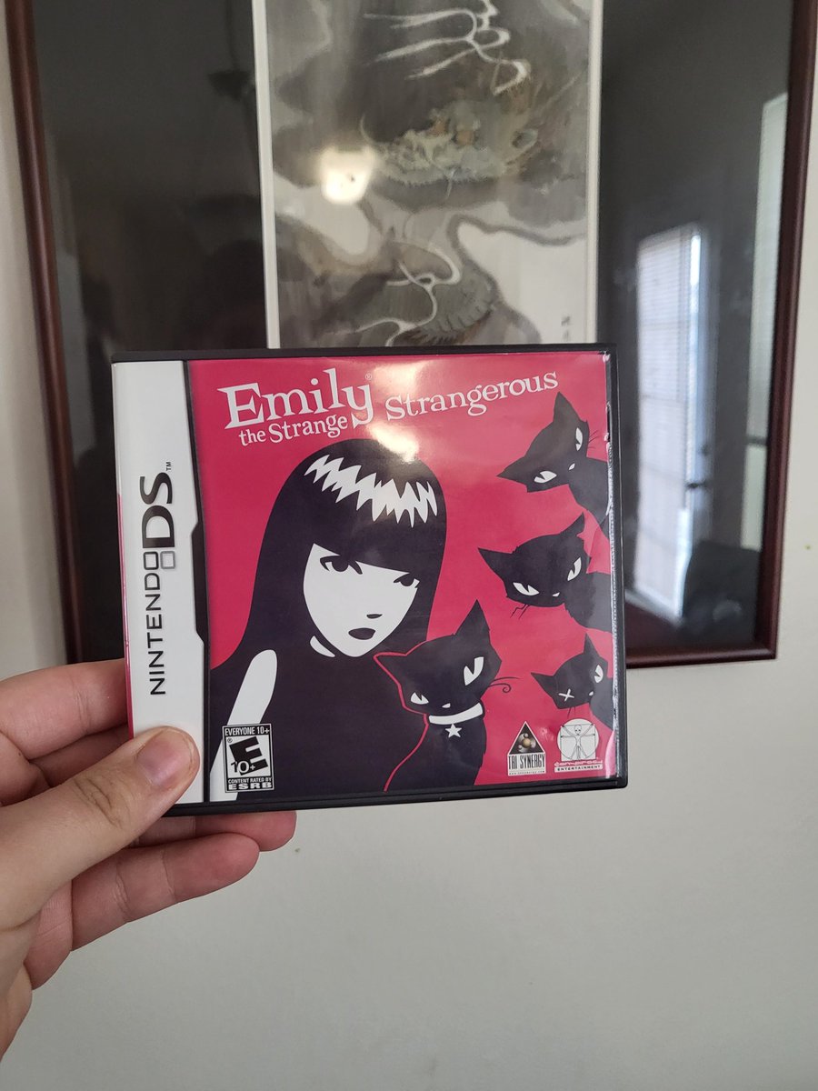VinaLaMoca's tweet image. anyone remember #Strangerous ? Emily the Strange is a y2k goth icon that feels overlooked now🖤 #nintendods