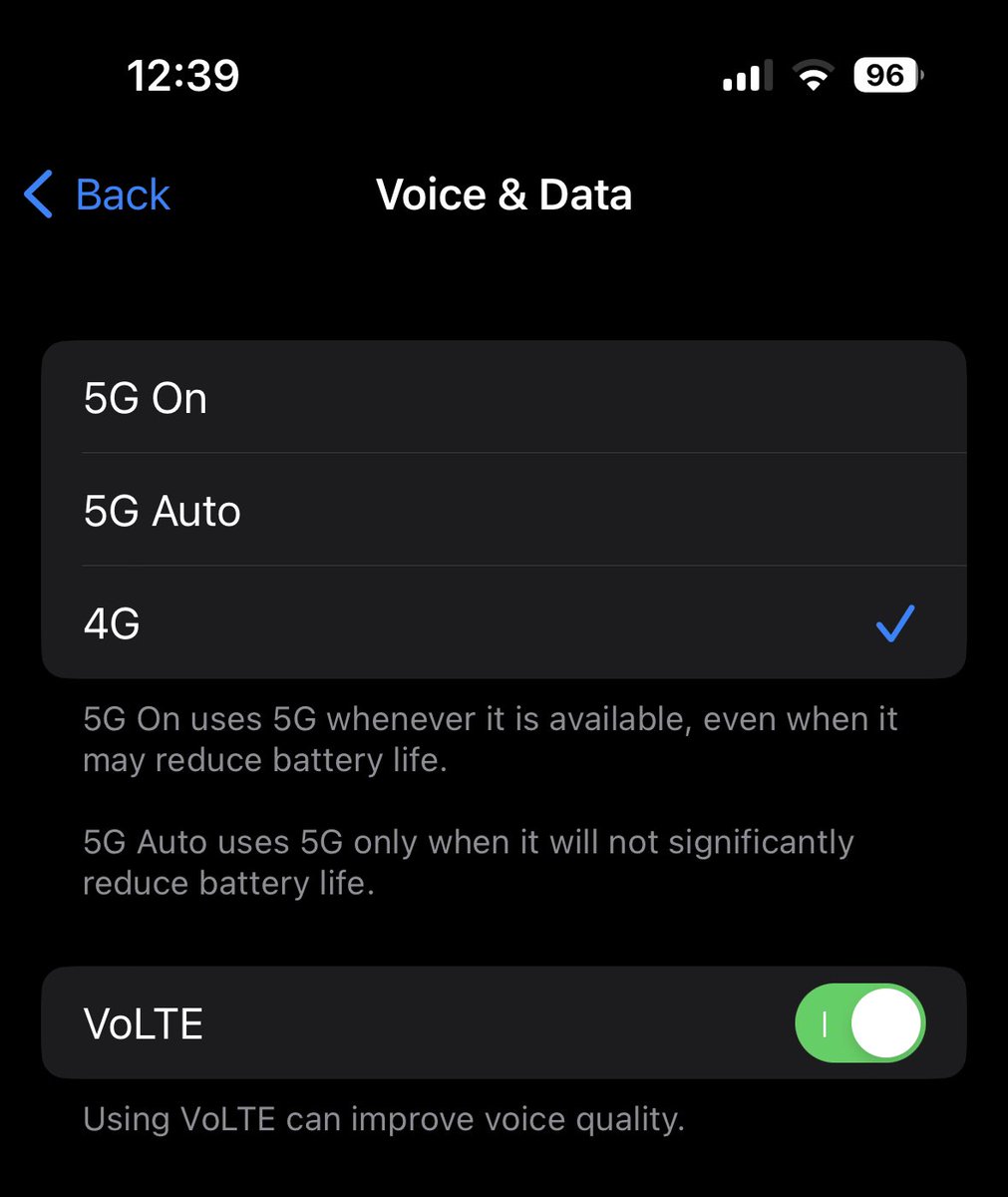 ppraneshkumar's tweet photo. 5G is now available in India iPhones via iOS 16.2 Beta 2 @zollotech @BrandonButch @iRobinPro @ssrivatsan @Siva_Bharani @geekyranjit https://t.co/ukCNUxHVsn