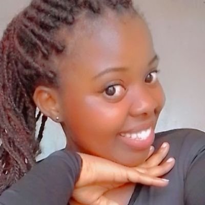 lexscotech's tweet photo. @BrendaKansiime5 Around..you look 17years as per this pic👇👇@BrendaKansiime5 https://t.co/1Zykufoxqv