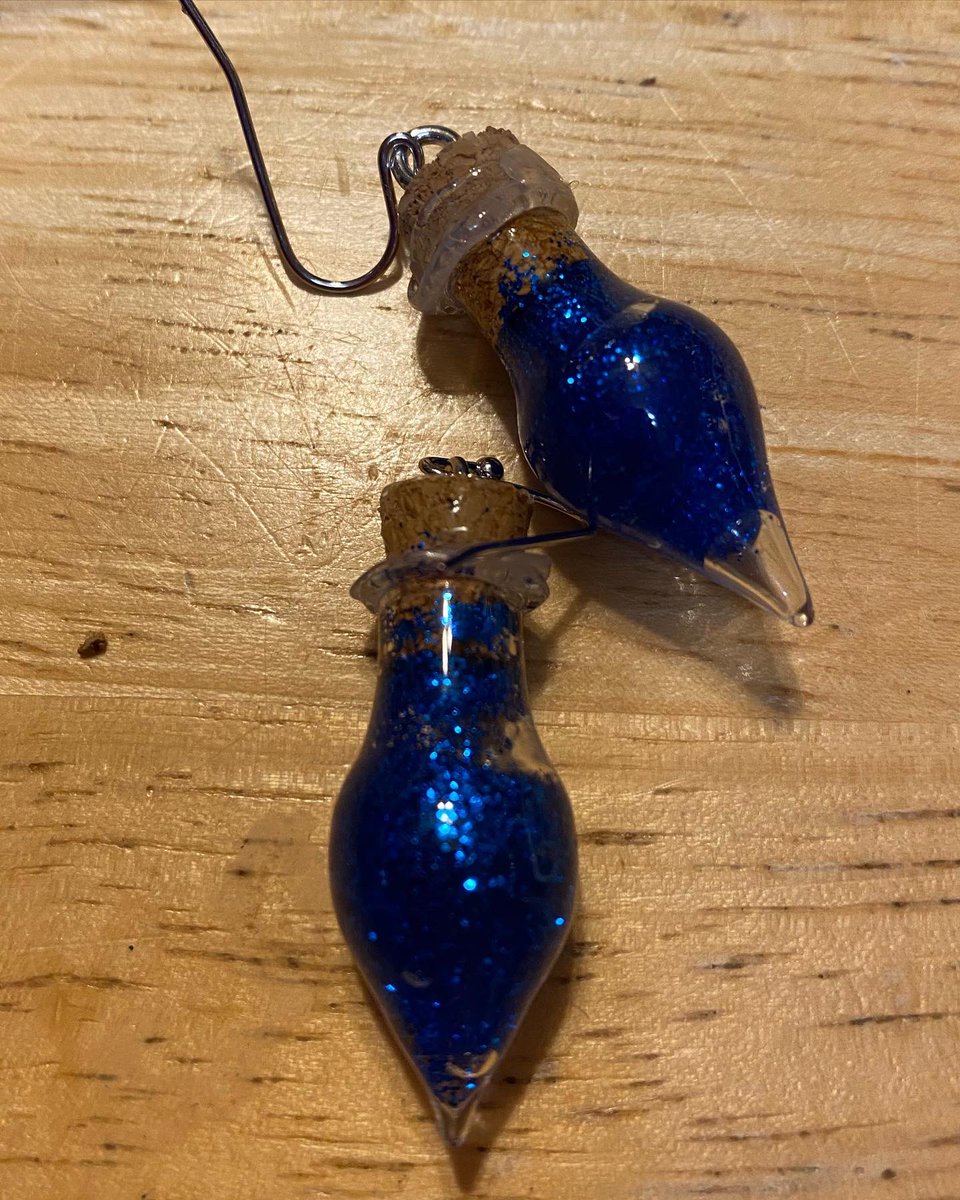 McComiskeyCrea1's tweet photo. Glitter jar earrings! On sale now with free shipping!
#glitterjar #earrings #madebyhand #freeshipping #smallbusiness #smallbusinessowner #holidaysale #gifts #holidayshopping #artsandcrafts #handmadejewelry #handmadeearrings https://t.co/QAtawPGdQi
