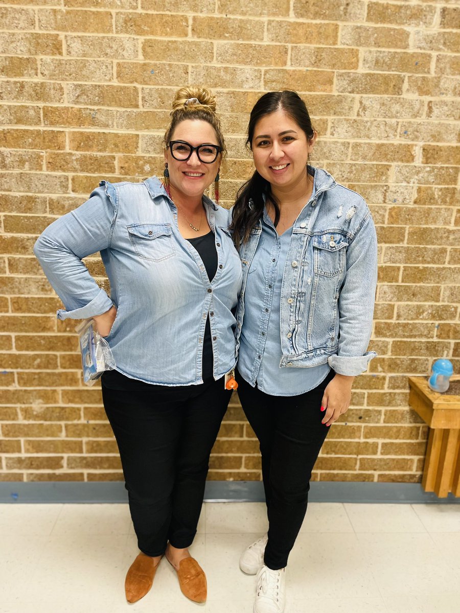 GravleyDCE's tweet photo. Twinning together!!!! https://t.co/FPxwwZRCLR
