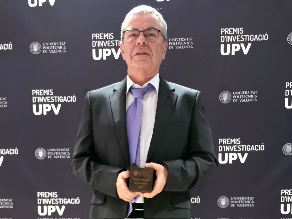 🎖️¡Estamos de enhorabuena! Nuestro compañero <a href="/jrtorre10/">Juan Ramón Torregrosa</a>, docente en <a href="/TelecoUPV/">ETSIT-UPV Valencia</a> e investigador en #IMMUPV, ha sido galardonado con el Premio a la Trayectoria Excelente en Investigación de la <a href="/UPV/">Universitat Politècnica de València</a>.