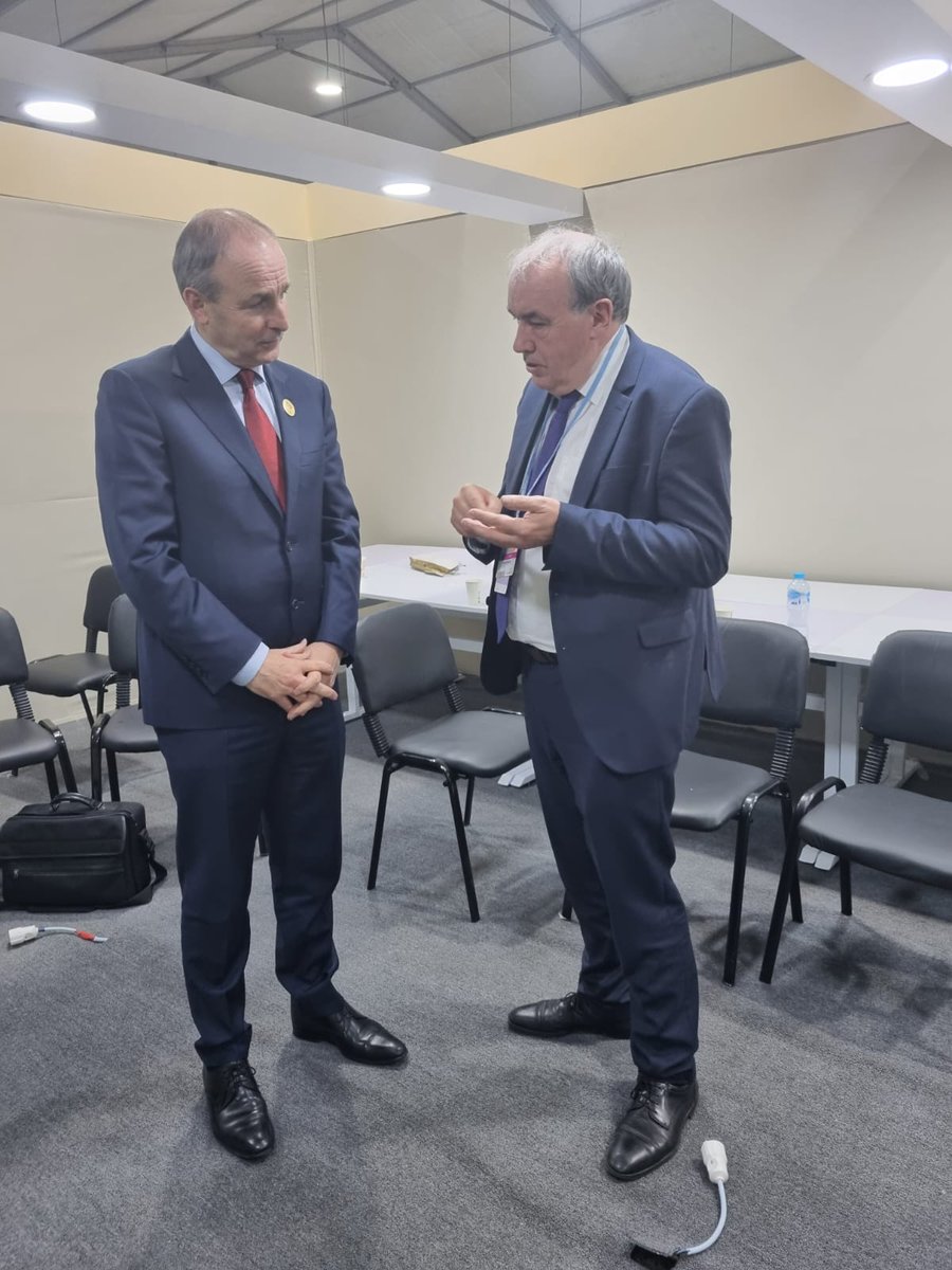 EPAIreland's tweet photo. EPA Chief Climate Scientist, Frank McGovern @fmcgatepa, discussing the multiple benefits of climate action - including for air quality and human health - with An Taoiseach @MichealMartinTD at #COP27 https://t.co/PrukcQzhoq