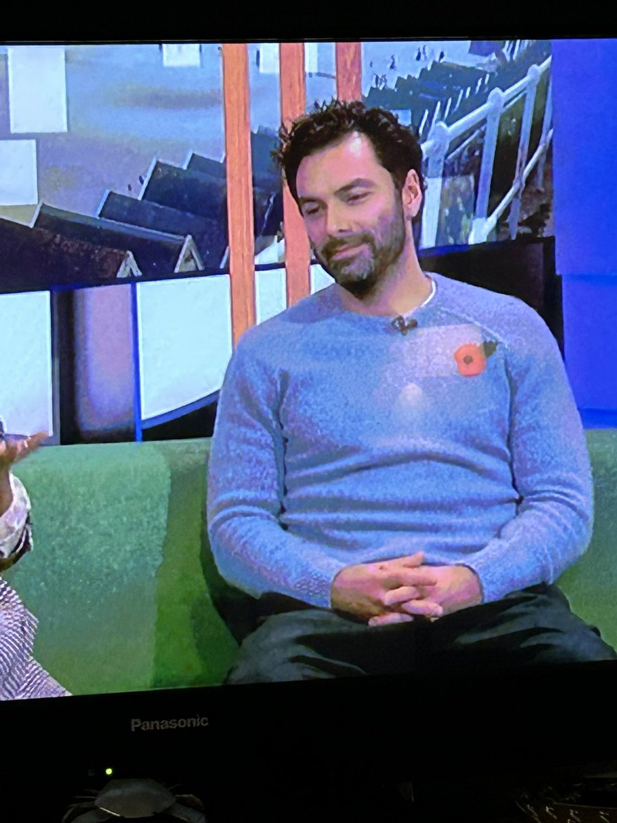 janelottering's tweet image. #TheOneShow #AidanTurner …. #AidanCrew 💙💙💙💙